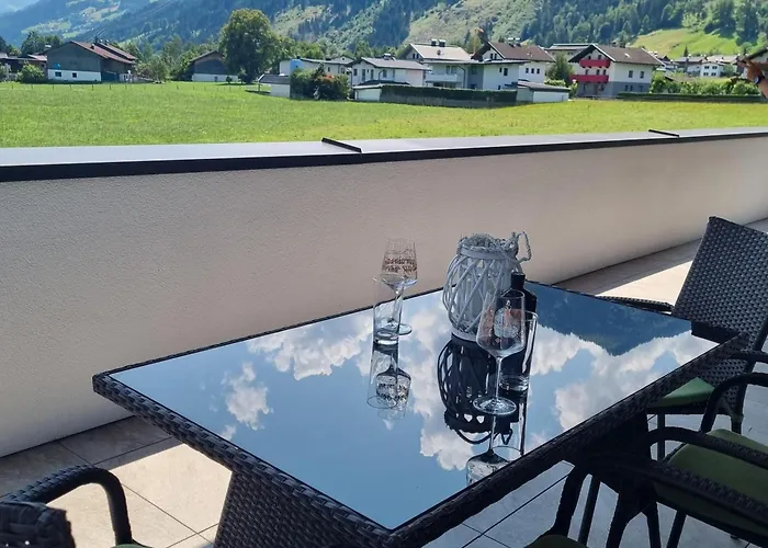 Zirbenzapfen Apartment Fuegen