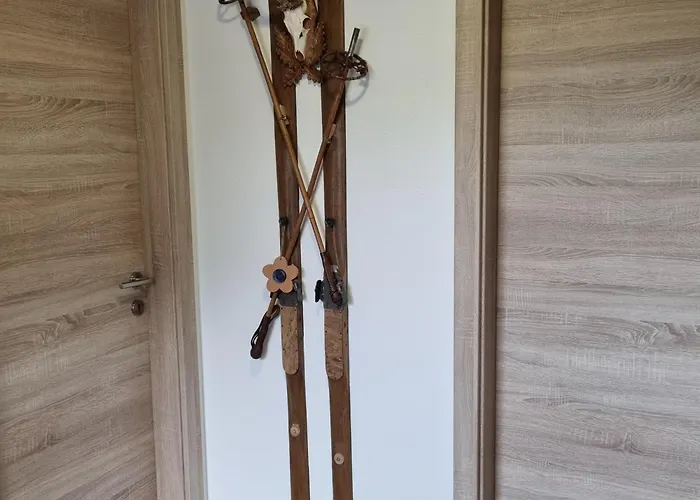 Zirbenzapfen * Fügen