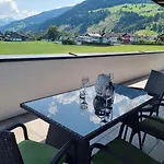 Zirbenzapfen Apartment Fügen